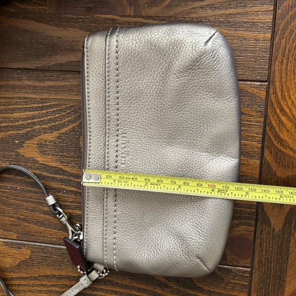Coach Women's Leather 2-way Wristlet Clutch Bag Metallic Silver - Picture 6 of 7